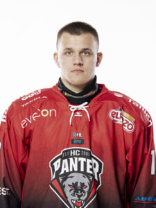 18 Erik Potsinok